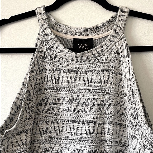 W5 Monochrome Geometric Tank Top - Picture 7 of 11